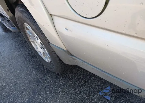 2005 Chevrolet Suburban 1500 Z71 from USA, damaged, VIN 3GNEC16Z35G157542